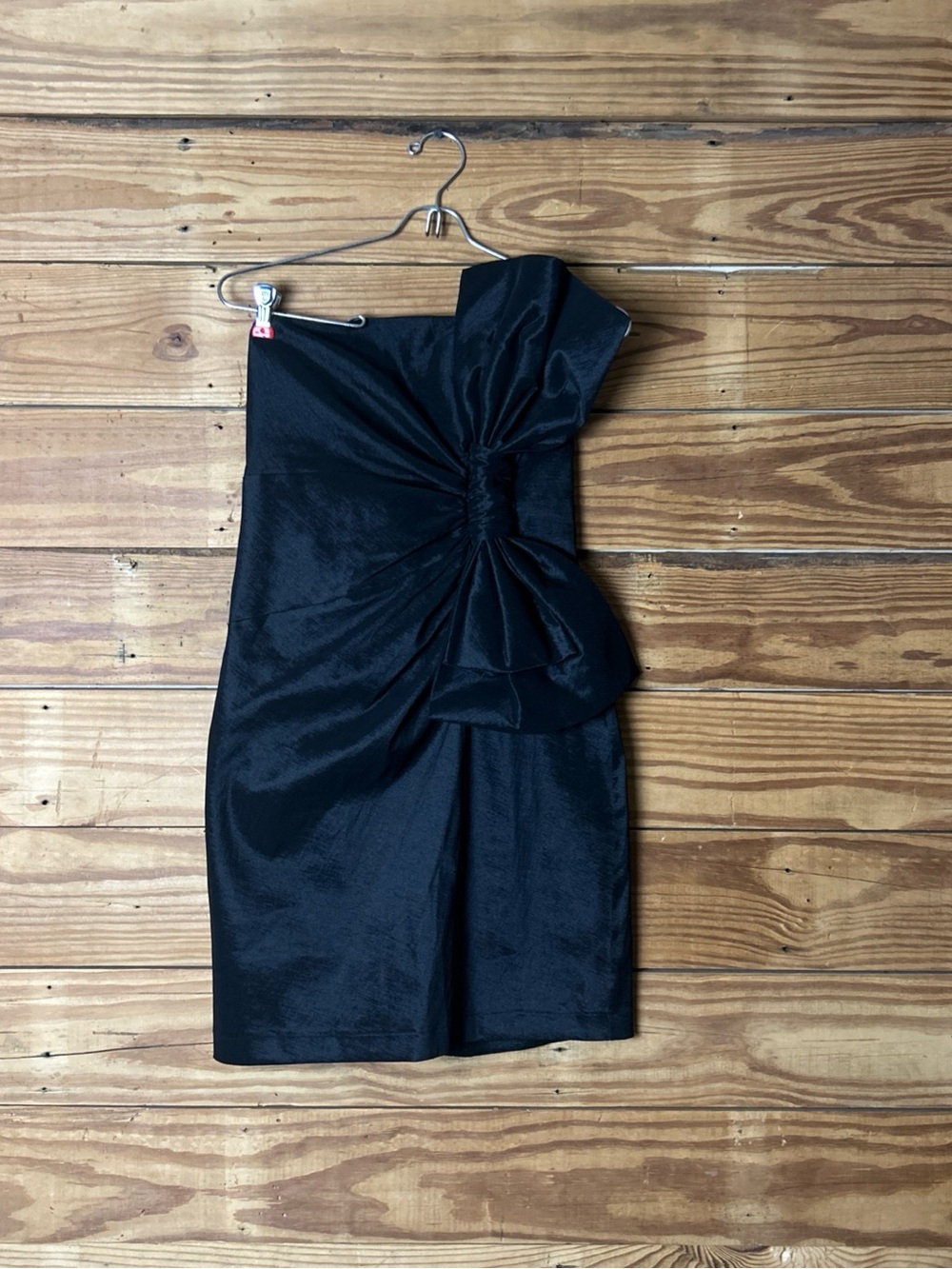 Daisy Black One-Shoulder Cocktail Dress with Side Bow Detail